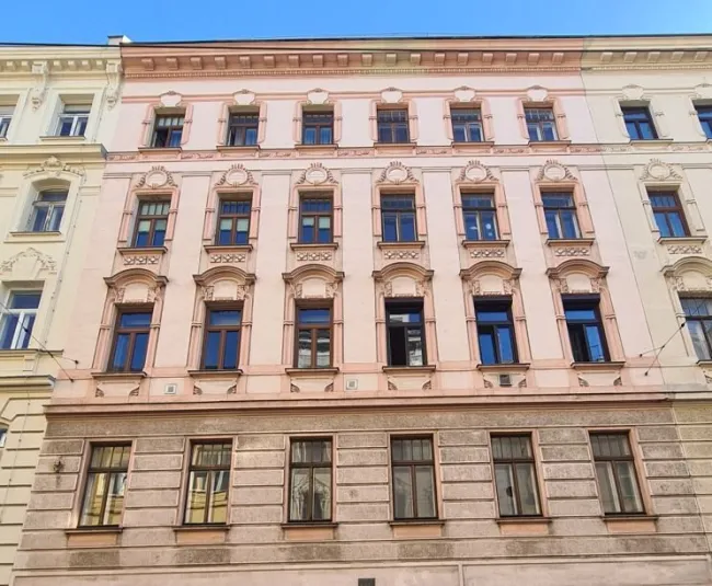 Sanierungsbedürftige Altbauetage 4-6 Zimmer - Titelbild