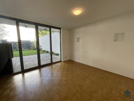 Zimmer 1, EG
