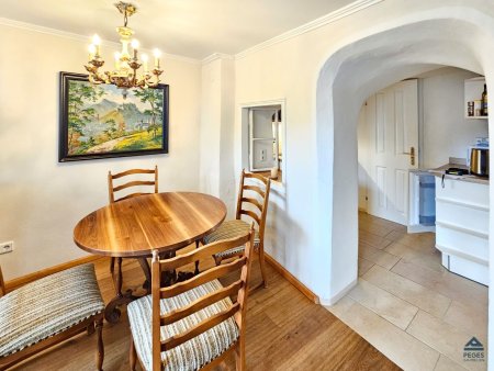 Altstadt-Zauber modern interpretiert: stilvoll-modern möbliertes 2-Zimmer-Apartment
