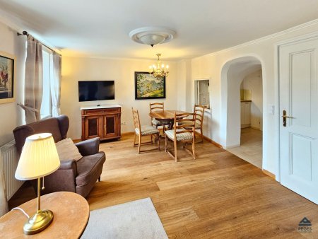 Altstadt-Zauber modern interpretiert: stilvoll-modern möbliertes 2-Zimmer-Apartment