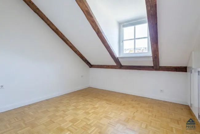 Schlafzimmer mit Einbauschrank