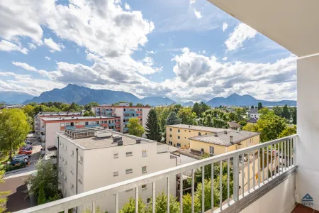 Bergblick: 3-Zimmer-Wohnung mit Balkon und Loggia - Nähe Stadtbibliothek und LKH