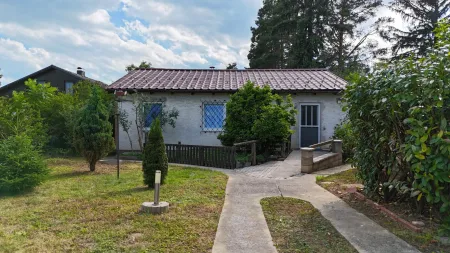 Bungalow in herrlicher Grünlage!
