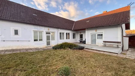 Wohnhaus mit Potenzial, Garten und viel Platz zum Entfalten