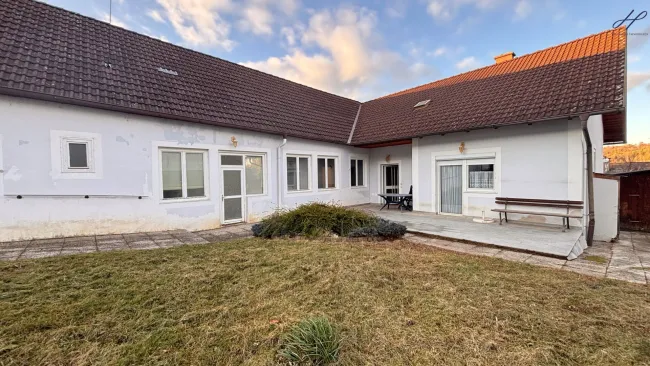 Wohnhaus mit Potenzial, Garten und viel Platz zum Entfalten - Bild