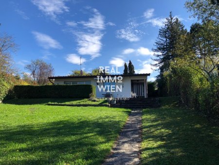 Wilfersdorf - Haus/Baugrund in Traumruhelage mit Fernblick und externer Garage