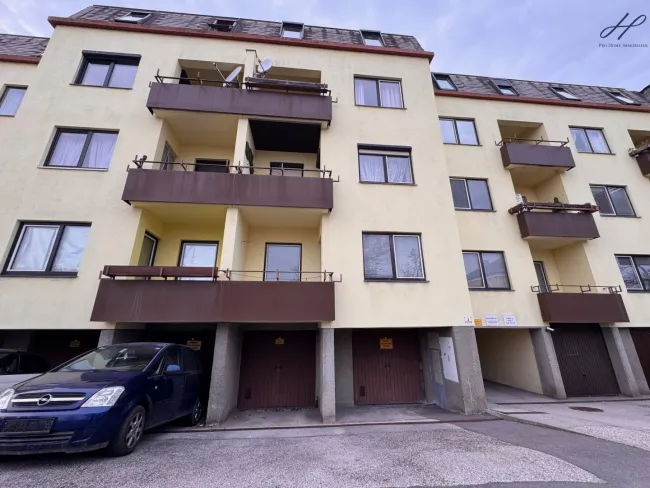 charmante, Anlegerwohnung mit 2 Zimmer und 2 Balkone - Titelbild