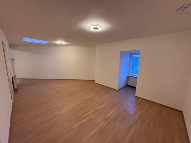 Eine Charmante ruhige ein Zimmer Wohnung sucht einen Anleger. - Bild