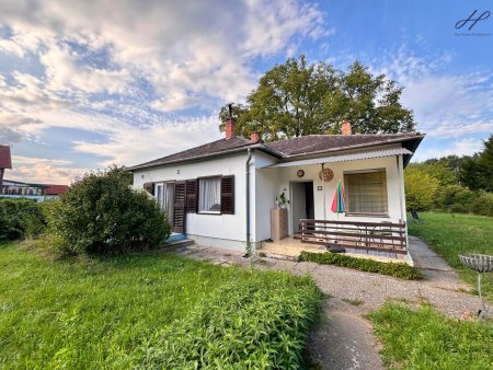gemütlicher Bungalow auf imposanten Grundstück