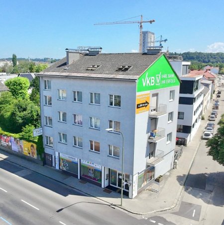 Rendite-Zinshaus in Wels, 640m², 4 Loggien, 4 Balkone, 5 Stellplätze, gepflegt!