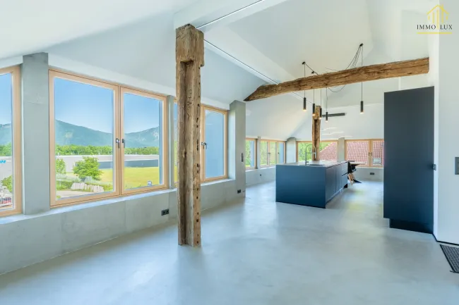 Logenplatz im Salzkammergut: Stilvolles Penthouse mit faszinierendem Panoramablick - Titelbild