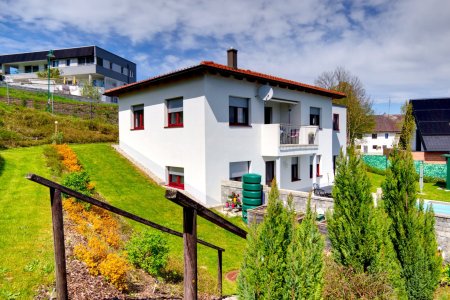 Neuer Preis – Ihr Sommerglück wartet! Haus mit Pool & Traumgarten“