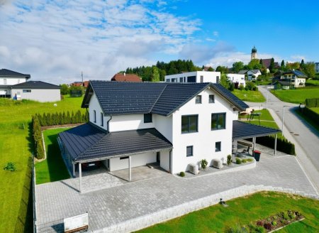 PREISSTURZ: Erstbezug im Innviertel – 4 Schlafzimmer, Galerie & Sonnen-Garten