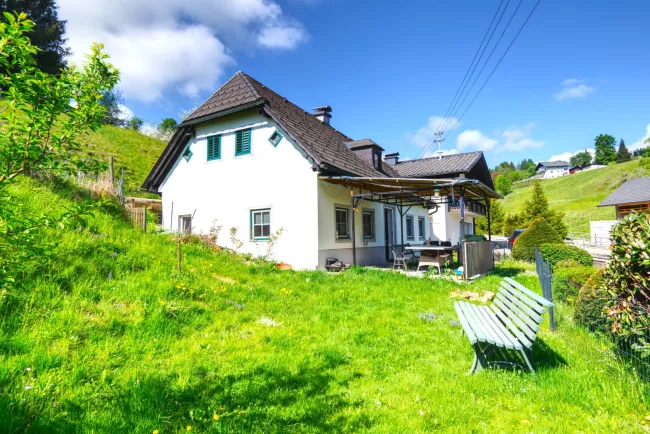 Natur-Oase im Salzkammergut: Zwei Wohnhäuser in absoluter Ruhelage - Titelbild