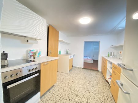 Büro/Atelier/Trainingsfläche- dort wo andere Ferien machen!