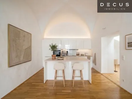 | STILVOLLE 2-ZIMMER-ALTBAUWOHNUNG | 2. OG | ca. 76,21m² | BESTLAGE | HAUPTPLATZ | INNENSTADT
