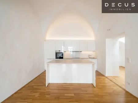| STILVOLLE 2-ZIMMER-ALTBAUWOHNUNG | 2. OG | ca. 76,21m² | BESTLAGE | HAUPTPLATZ | INNENSTADT