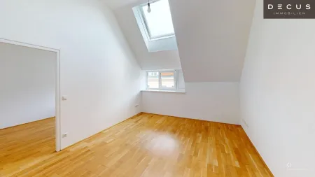 | DACHGESCHOSS | KLIMATISIERT | TOP ANBINDUNG |