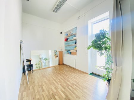 Repräsentatives Erdgeschoss-Büro mit flexiblem Raumkonzept