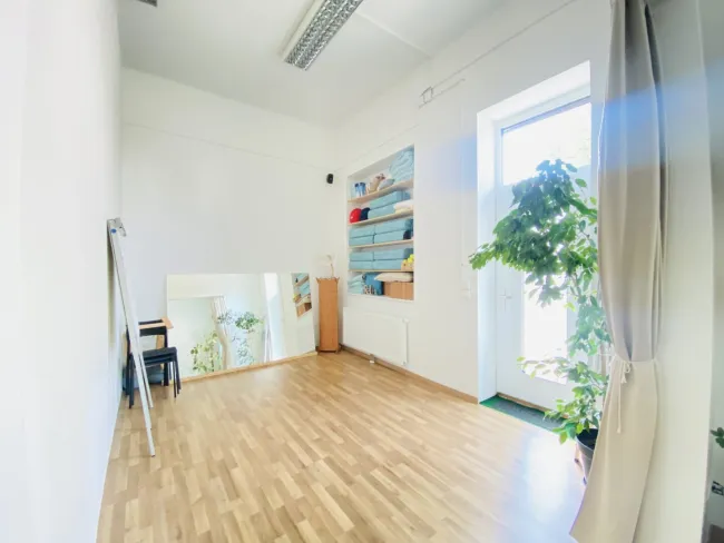 Repräsentatives Erdgeschoss-Büro mit flexiblem Raumkonzept - Bild