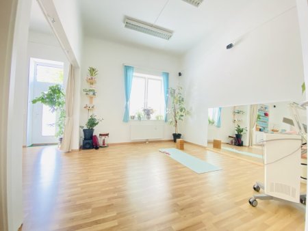 Repräsentatives Erdgeschoss-Büro mit flexiblem Raumkonzept