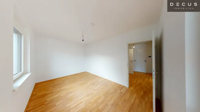 2 ZIMMER | WOHNEN IM KARMELITERHOF | GROSSZÜGIGER BALKON | SEPARATER SCHRANKRAUM | AB 01.06.2026 VERFÜGBAR - Titelbild