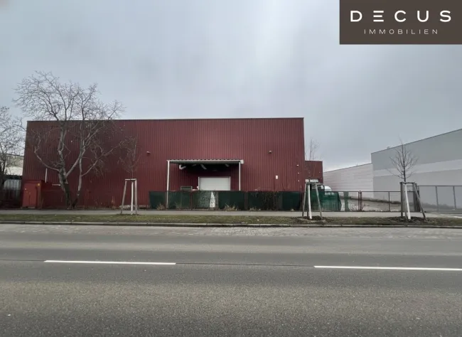 Gewerbeimmobilie mit Büro- und Lagerflächen in Top-Lage des 22. Bezirks | ca. 3.000 m² Nutzfläche - Titelbild