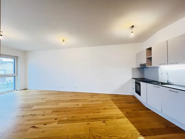 Wohnküche und Zugang zum Schlafzimmer