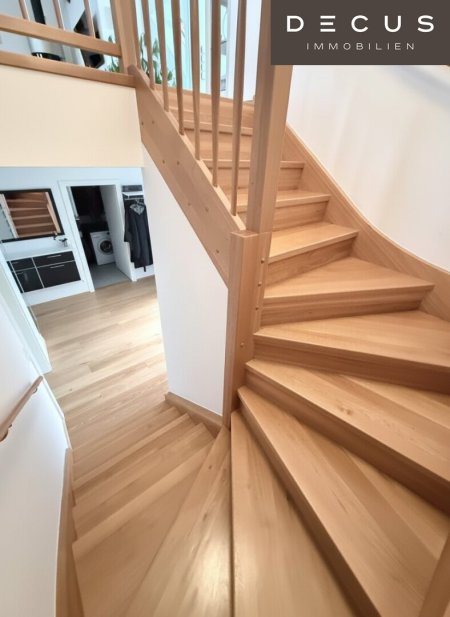 Elegante ruhige Dachgeschoßwohnung 2 Etagen/2 Terrassen | Fernblick | Ruhelage
