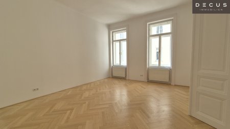 | LICHTDURCHFLUTET | ALTBAU | STELLPLATZ IM HAUS MÖGLICH |