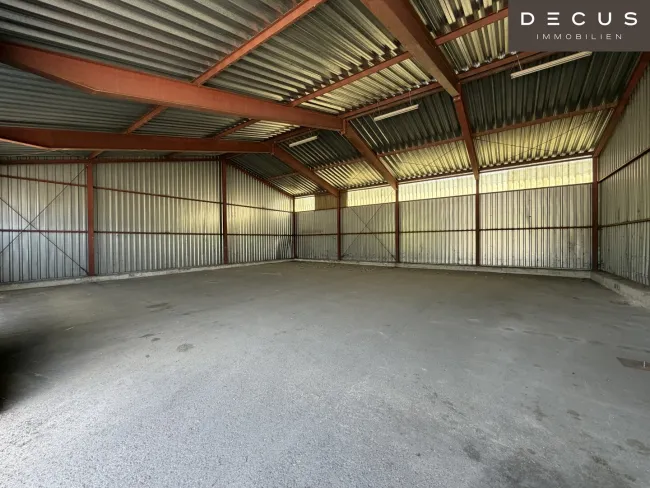 kleine Lagerhalle