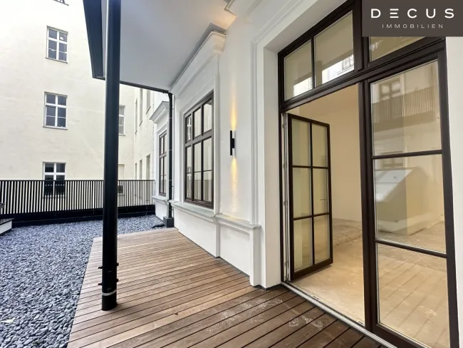 | Top-Standort beim Rathaus – urban, präsent, optimal vernetzt | Altbaubüro mit Terrasse - Titelbild