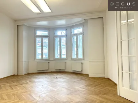 | NÄHE LANDESGERICHT | ab sofort - gekühltes Altbaubüro | ERSTBEZUG nach Sanierung