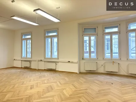 | NÄHE LANDESGERICHT | ab sofort - gekühltes Altbaubüro | ERSTBEZUG nach Sanierung