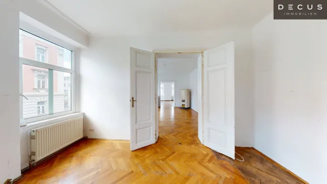 | ALTBAU FLAIR | HELLE ECK-WOHNUNG | VIEL POTENTIAL | - Bild