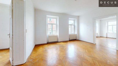 | ALTBAU FLAIR | HELLE ECK-WOHNUNG | VIEL POTENTIAL |