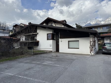 PREISSENKUNG ! Großes Einfamilienhaus in zentraler Lage neben der Altstadt in Hall in Tirol