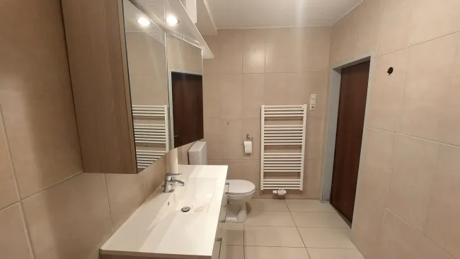 Bereits sanierte 4-Zi-Wohnung mit Terrasse und KFZ Abstellplatz für nur € 349.000.- !