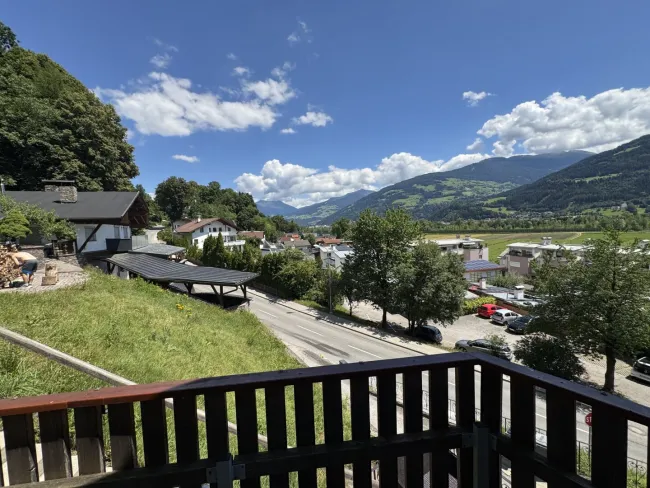 Bereits sanierte 4-Zi-Wohnung mit Terrasse und KFZ Abstellplatz für nur € 349.000.- ! - Bild