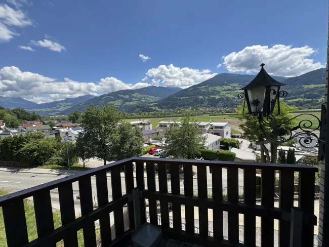 Bereits sanierte 4-Zi-Wohnung mit Terrasse und KFZ Abstellplatz für nur € 349.000.- ! - Bild