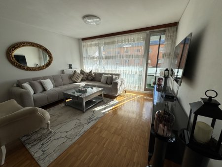 Neuwertige 3-Zi-Wohnung, zentral, sonnig und ruhig gelegen !