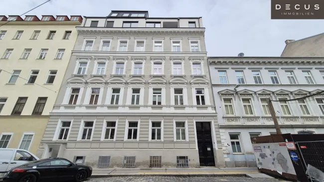 | UNBEFRISTET VERMIETETER ALTBAU | SANIERTES HAUS | STILFASSADE - Bild