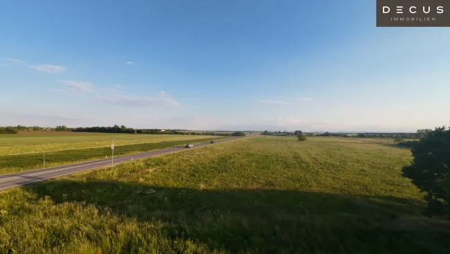 Baugrundstück in Seyring bei Gerasdorf – 550 m² Bauland + ca. 570 m² Grünland | 2 Wohneinheiten möglich - Titelbild