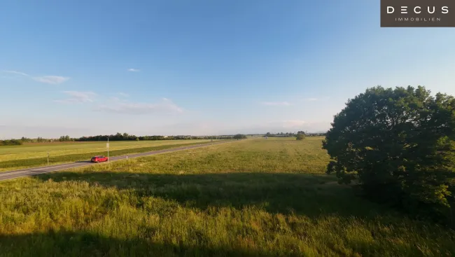 Baugrundstück in Seyring bei Gerasdorf – 1.240 m² Bauland + ca. 320 m² Grünland | 4 Wohneinheiten möglich - Titelbild