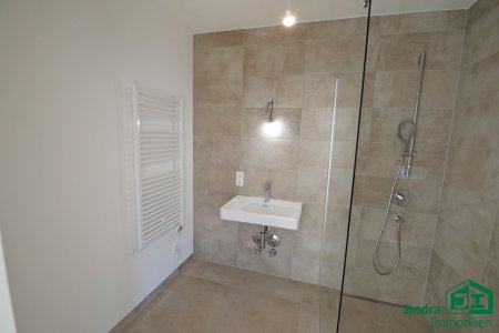 Erstklassiges Wohnen in Innsbruck: Moderne 3-Zimmer Wohnung (TOP 12) mit Süd- und Westbalkon !