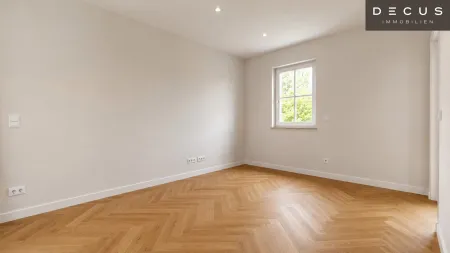 | FERTIGSTELLUNG OKTOBER | ERSTBEZUG | VILLENVIERTEL | DECKENKÜHLUNG | WÄRMEPUMPE