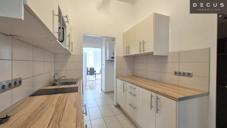 | WOHNUNGEN MIT VIEL POTENTIAL | U-BAHN NÄHE | ALTBAU |
