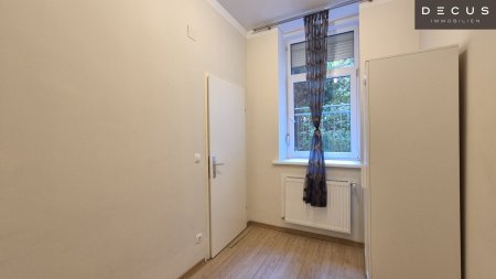 | EINHEIT MIT VIEL POTENTIAL | U-BAHN NÄHE | ALTBAU |