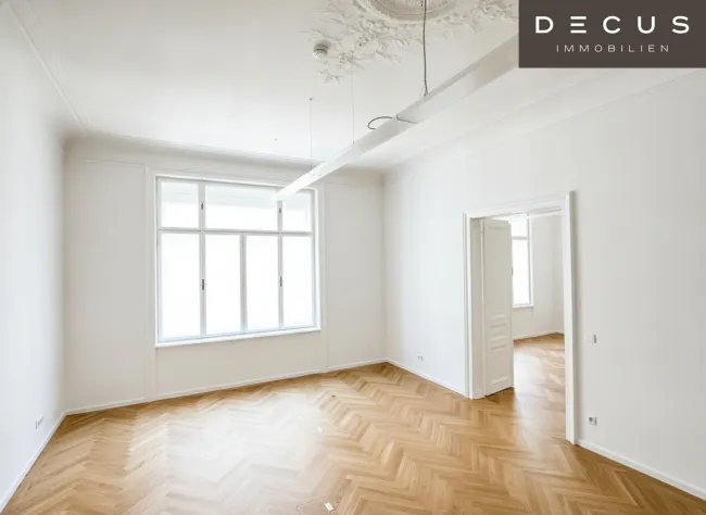 | Herrlich saniertes ALTBAUBÜRO mit kleinem Balkon | GEKÜHLT | Nähe STUBENRING - Titelbild