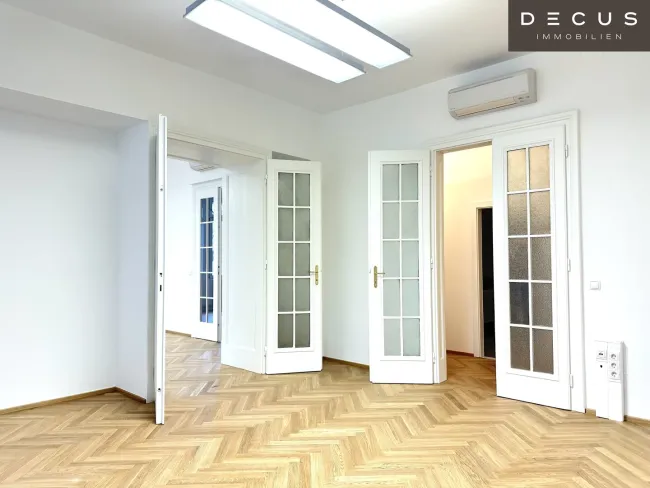 | NÄHE LANDESGERICHT | ab sofort - gekühltes Altbaubüro | ERSTBEZUG nach Sanierung - Titelbild